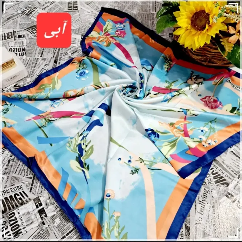 مینی اسکارف ابریشم طرح گل و روبان ابعاد 76 در 76 رنگبندی - تصویر 4