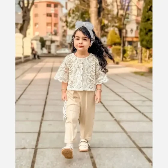 کت و شلوار دخترانه طرح گیپور جنس صوفیا نخ مناسب 1 تا 9 سال