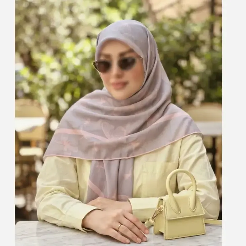روسری نخ کاستوم مجلسی طرح مشکات پروانه گل رز قواره بزرگ 140 سانتیمتر - تصویر 7