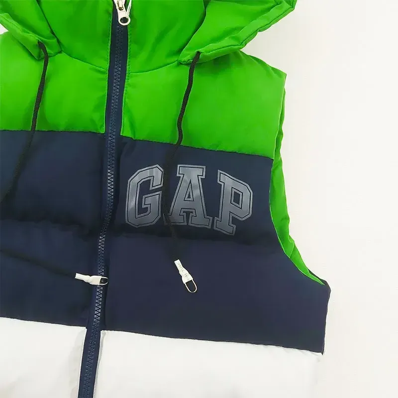 پافر پسرانه GAP سفید شمعی سه رنگ جیب دار - تصویر 2