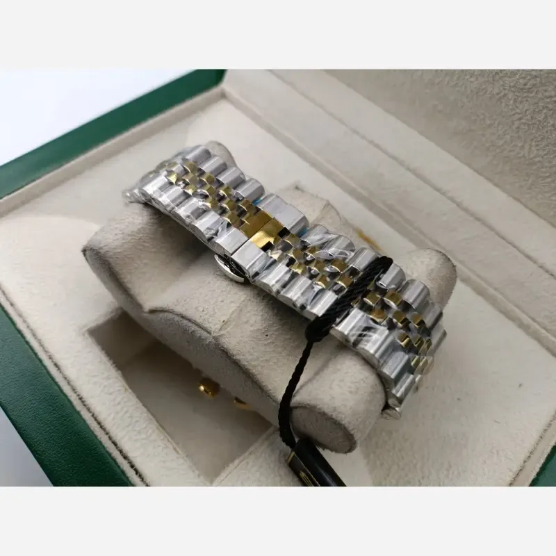 ساعت مچی مردانه سیکو دو رنگ طلایی صفحه مشکی طرح سه موتور مدل 5748 - تصویر 2