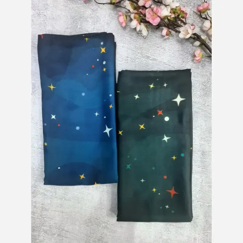 روسری نخی کاستوم طرح ستاره شب سرمه ای قواره بزرگ 140*140 دور دوخت - تصویر 6