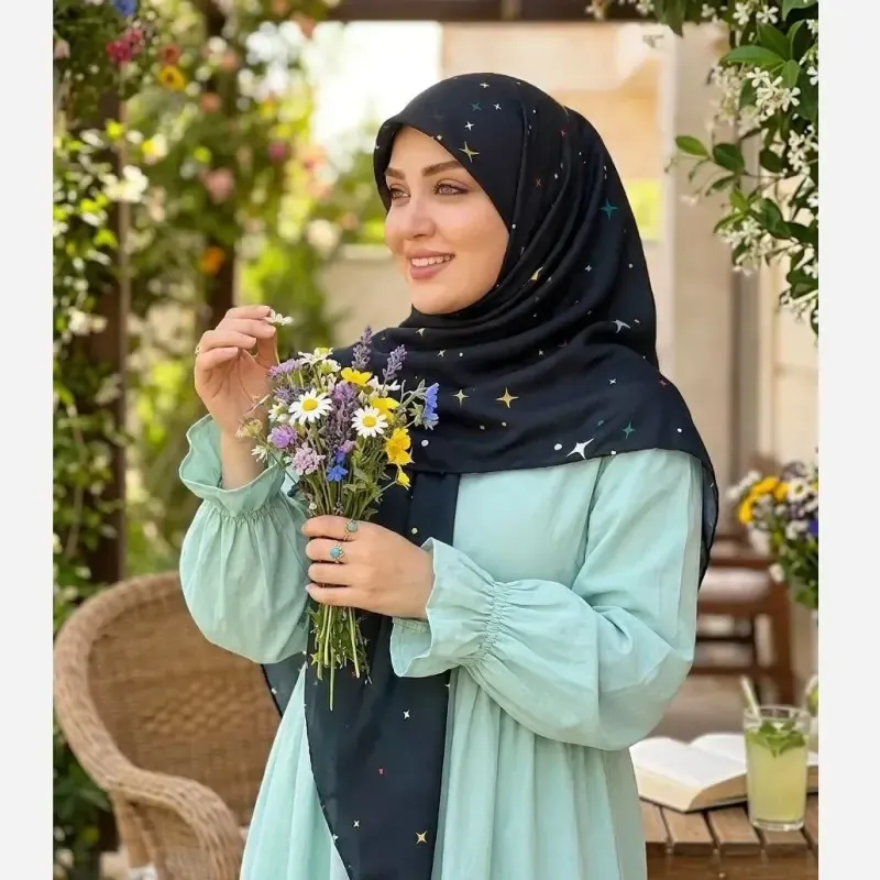 روسری نخی کاستوم طرح ستاره شب سرمه ای قواره بزرگ 140*140 دور دوخت - تصویر 12