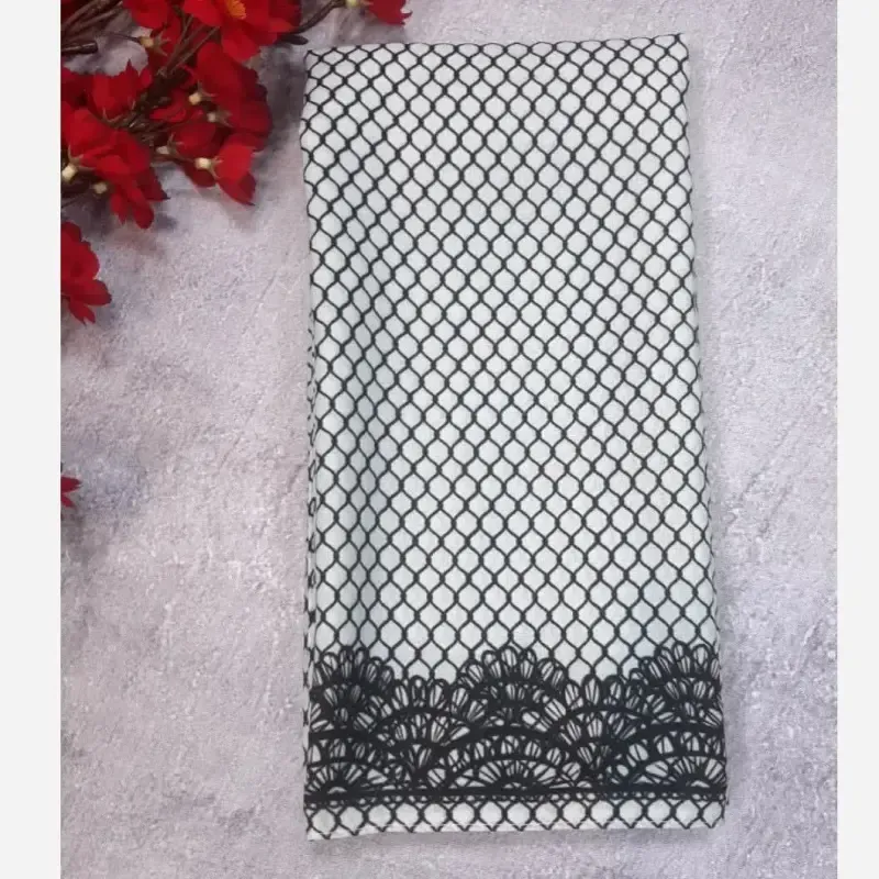 روسری نخی کاستوم طرح گیپور سایز 140 در 140 - تصویر 4