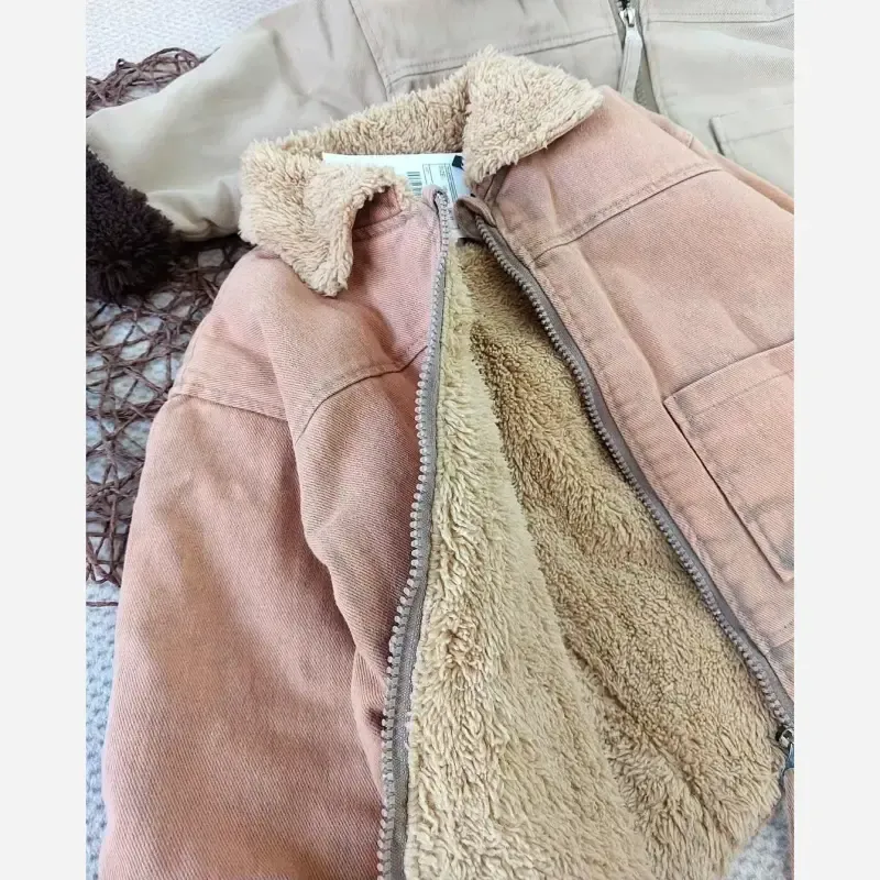 کت کاپشن بوفالو کتان داخل خز بچهگانه مناسب 1 تا 6 سال - تصویر 2