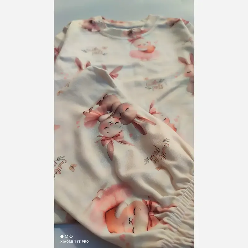 ست بلوز و شلوار راحتی طرح خرگوشهای قشنگ نخ و پنبه سایز 35 و 40 - تصویر 2