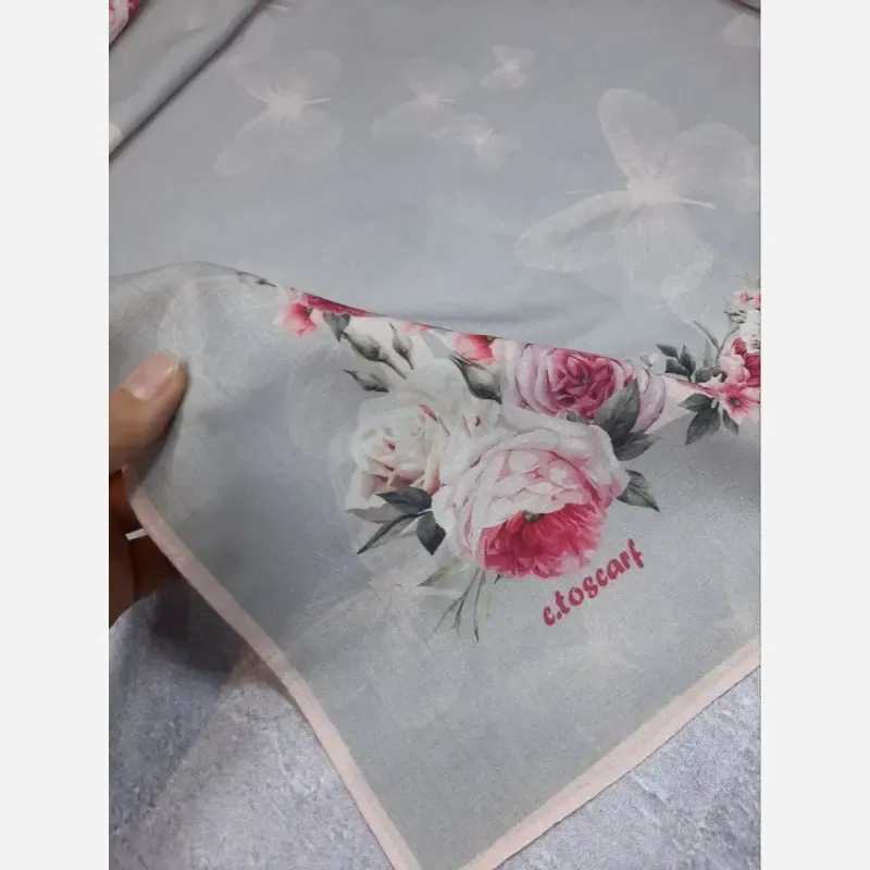 روسری نخ کاستوم مجلسی طرح مشکات پروانه گل رز قواره بزرگ 140 سانتیمتر - تصویر 4