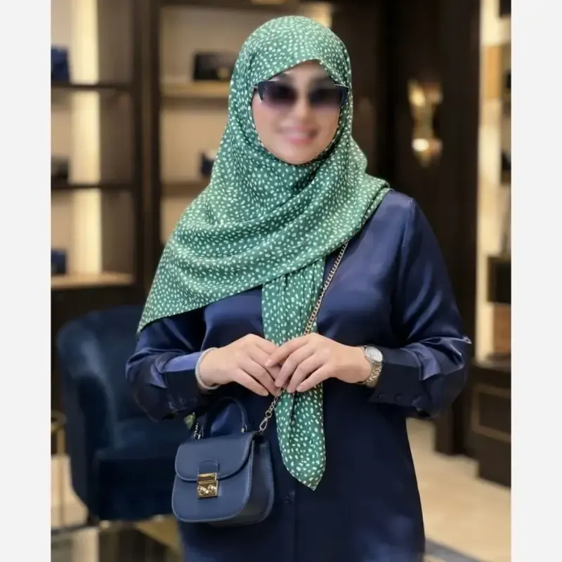 روسری مجلسی طرح سپید قواره 140 نخ کاستوم دور چرخ دوز بدون لیز خوردگی - تصویر 13