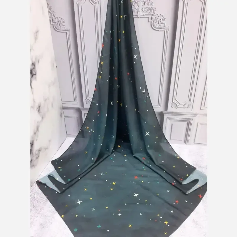 روسری نخی کاستوم طرح ستاره شب سرمه ای قواره بزرگ 140*140 دور دوخت - تصویر 4