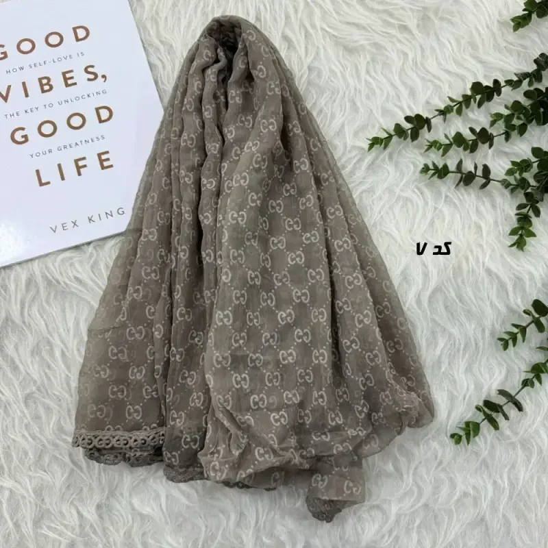 شال حریر مجلسی طرح گوچی قواره 190 در 80 سانتیمتر کد 1964 - تصویر 8