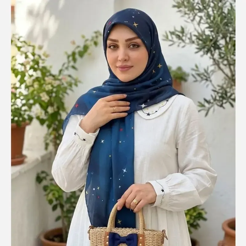 روسری نخی کاستوم طرح ستاره شب سرمه ای قواره بزرگ 140*140 دور دوخت - تصویر 15