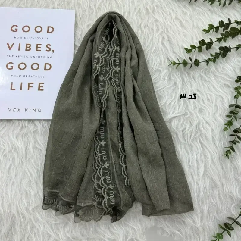 شال حریر سنگشور مزونی طرح Miu Miu ابعاد 180 در 69 سانتیمتر - تصویر 6