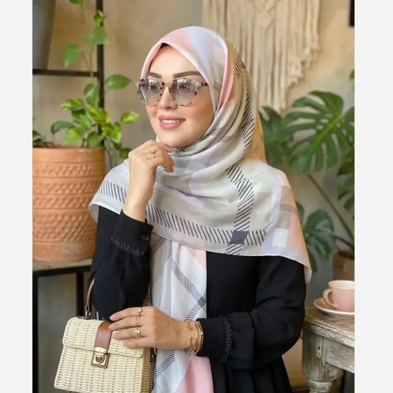 روسری نخ کاستوم طرح باربری سفید قواره بزرگ 140 سانتیمتر دور چرخ دوز - تصویر 12