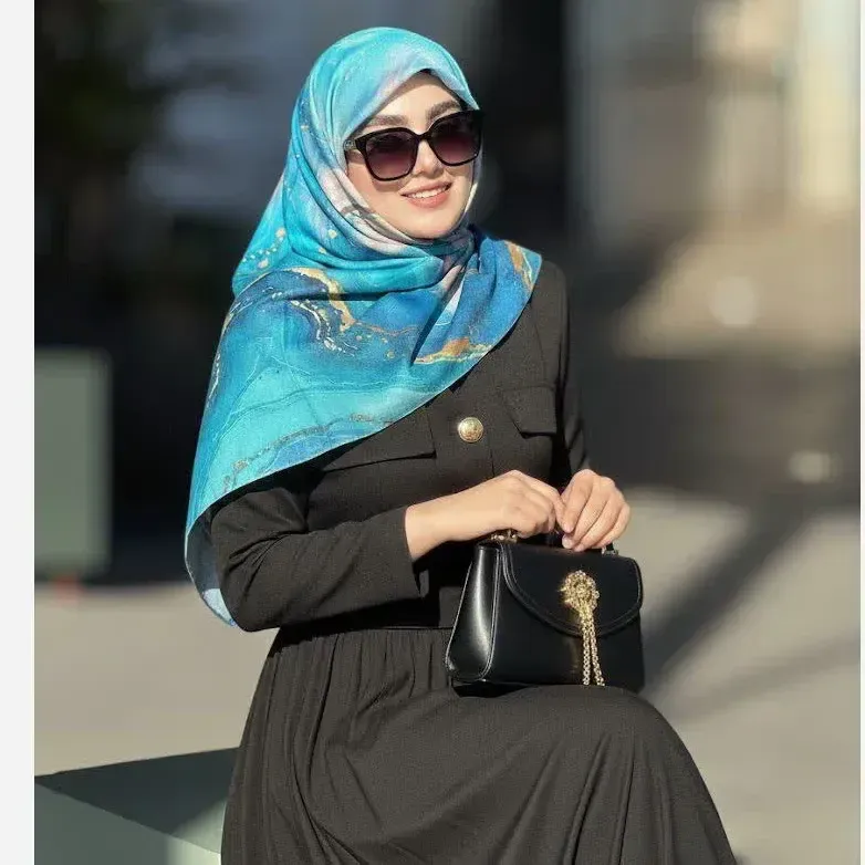 روسری نخ کاستوم طرح اطلس قواره بزرگ دور دوخت مزونی ابعاد 140 در 140 - تصویر 15