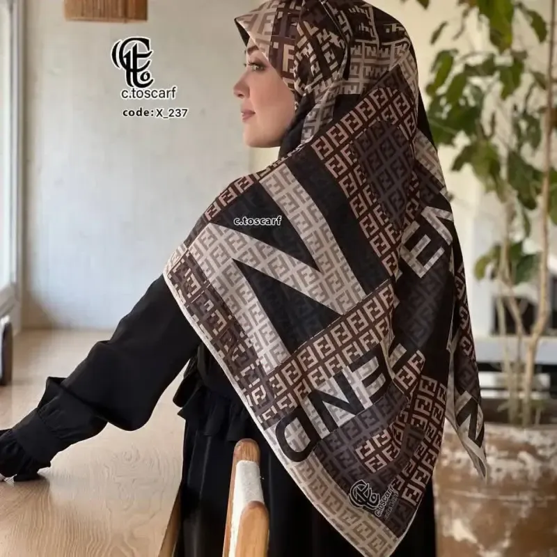 روسری نخ کاستوم قواره 140 طرح فندی رنگ کرم مشکی قهوه ای - تصویر 4