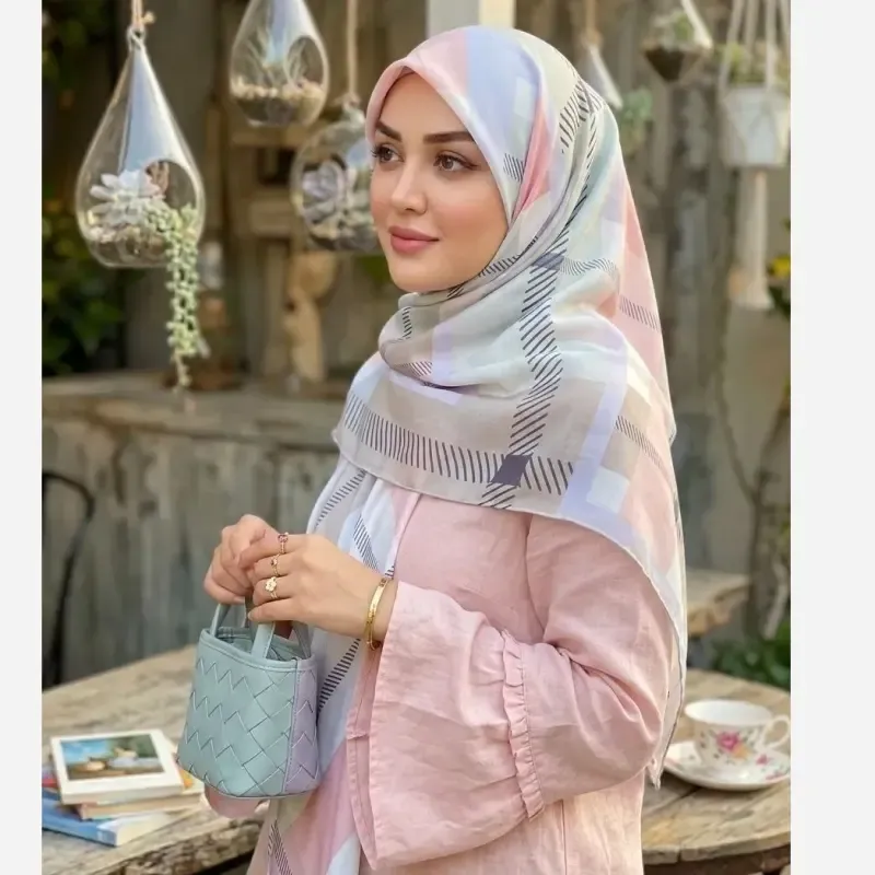 روسری نخ کاستوم طرح باربری سفید قواره بزرگ 140 سانتیمتر دور چرخ دوز - تصویر 11