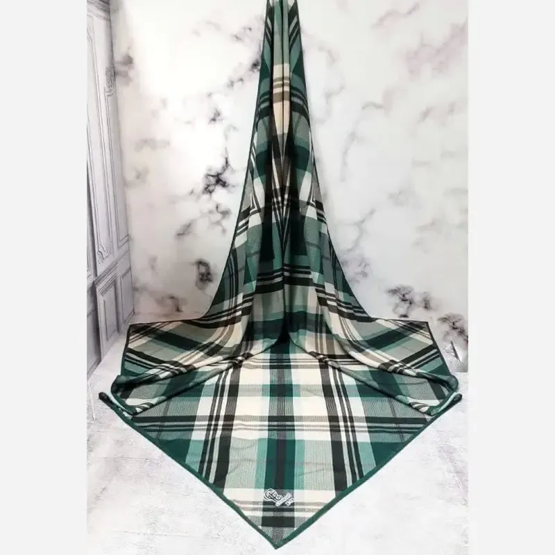 روسری نخی کاستوم طرح مونا چهارخونه قواره بزرگ 140 سانتیمتر دور چرخ دوز - تصویر 3