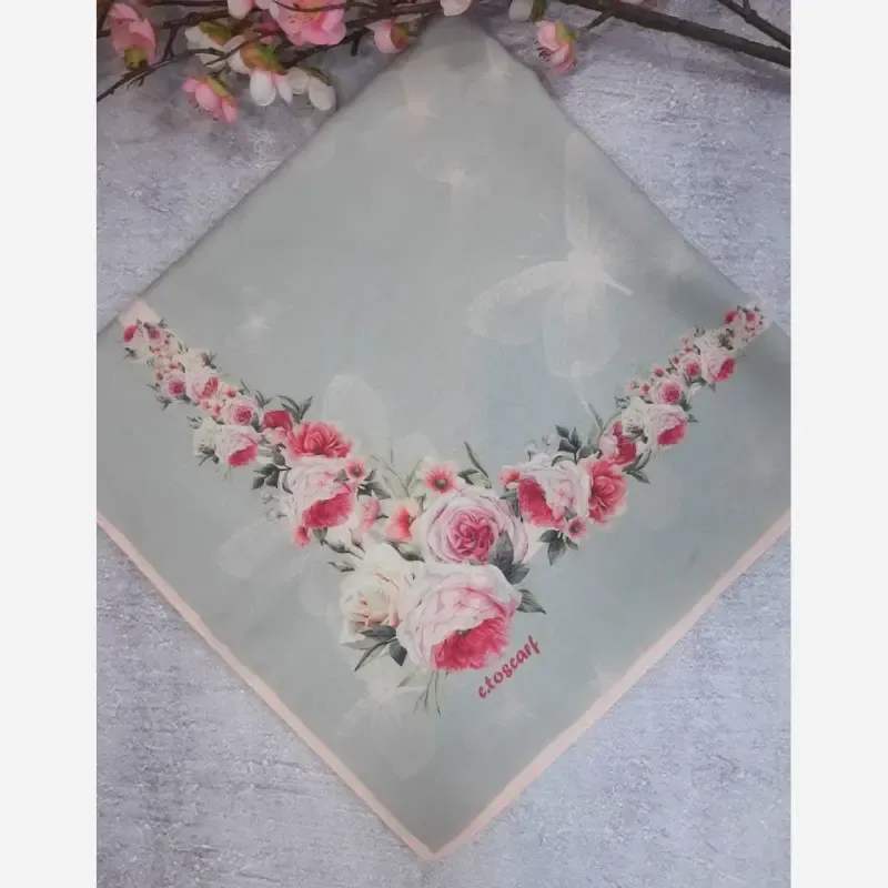 روسری نخ کاستوم مجلسی طرح مشکات پروانه گل رز قواره بزرگ 140 سانتیمتر - تصویر 5