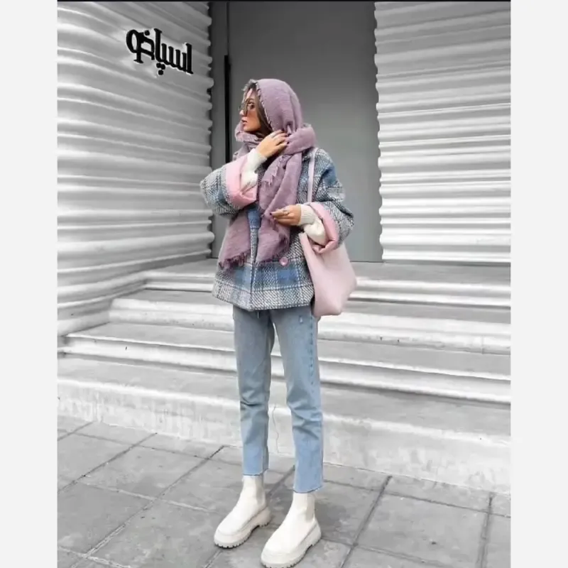 پالتو چهار دکمه ژورنالی ضخیم و گرم جنس روناک بیسکویتی شانل استرکشی شده - تصویر 3