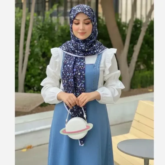 روسری نخ طرح ماهور سرمه ای اشکال هندسی ریز روزمره و مهمانی