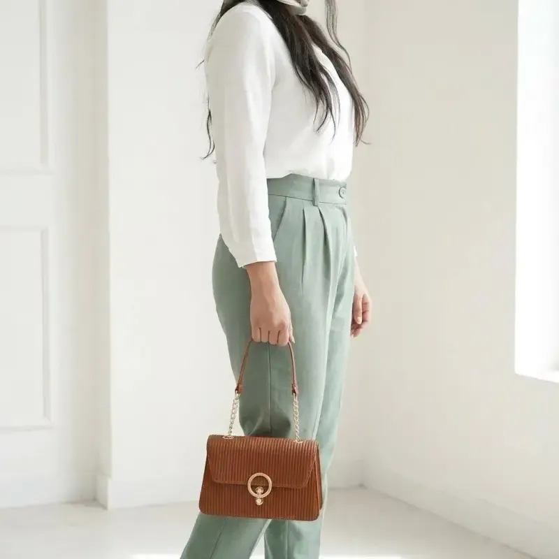 کیف پاسپورتی چرم مصنوعی زنانه بند دار - تصویر 3