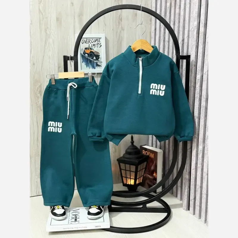 ست بلوز نیم زیپ و شلوار توکرکی مدل Miu Miu - تصویر 4