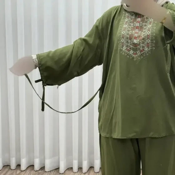 بلوز شلوار نخی مدل آیدا چاپی فری سایز مناسب تا سایز 50 شسته شده بدون آبرفت و رنگ رفت کمربند دار چهار فصل