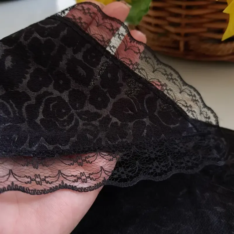 مینی اسکارف سه گوش نخی مشکی و قهوه ای طرح رز و پلنگی ابعاد مختلف زنانه و دخترانه - تصویر 5
