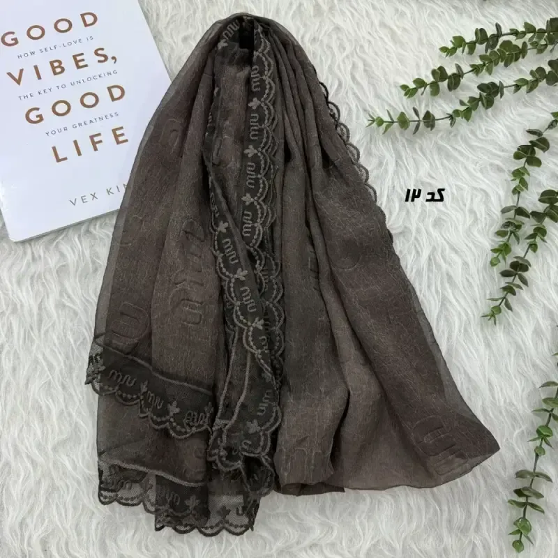 شال حریر سنگشور مزونی طرح Miu Miu ابعاد 180 در 69 سانتیمتر - تصویر 10