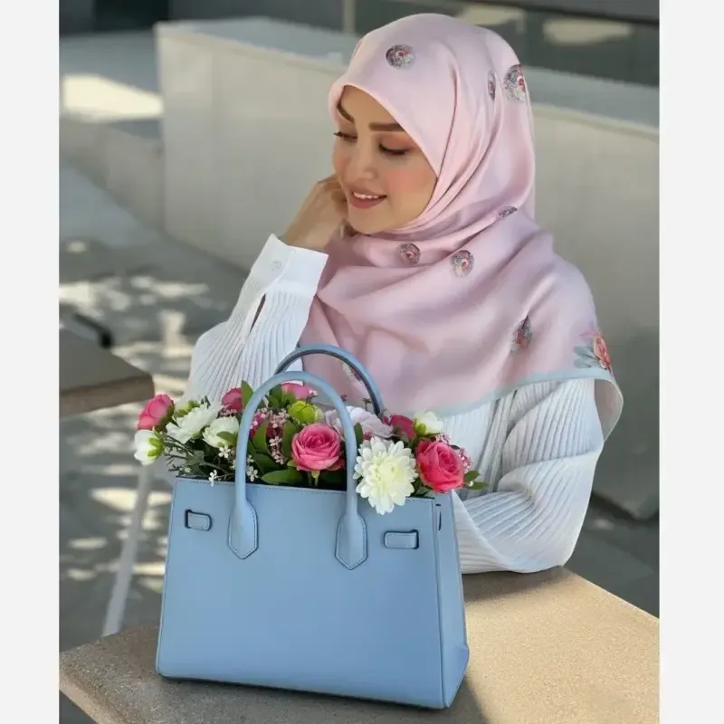 روسری نخ کاستوم طرح تبسم قواره بزرگ 140x140 سیتو صورتی آبی - تصویر 4