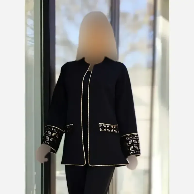 کت و شلوار زنانه ماهین جنس مازراتی با خرجکار مخمل سوزن دوزی رنگ مشکی - تصویر 3