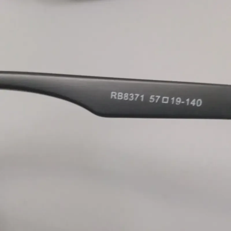 عینک آفتابی پلاریزه ریبن فراری مدل RB8371 فریم مشکی مات - تصویر 13