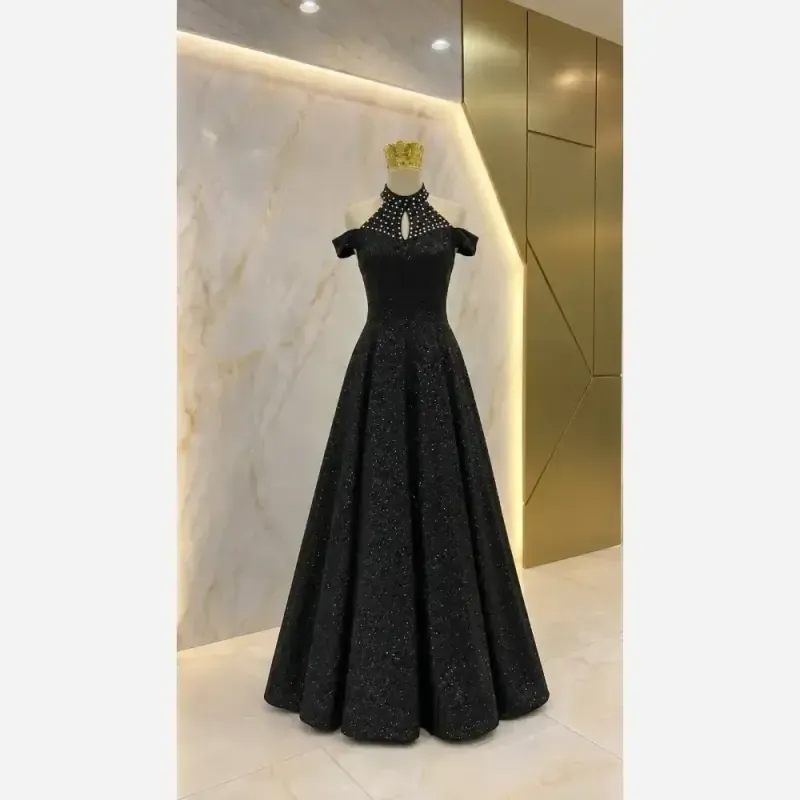 ماکسی مجلسی دانتل چمنی مشکی کاپدار و استردار نگین دوزی شده سایز 38 تا 52 - تصویر 4