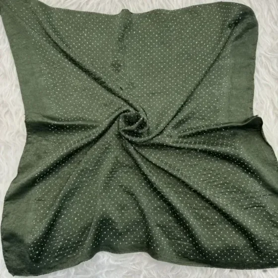 مینی اسکارف مجلسی گارزا نگین دار ابعاد 70 در 70 سانتی متر