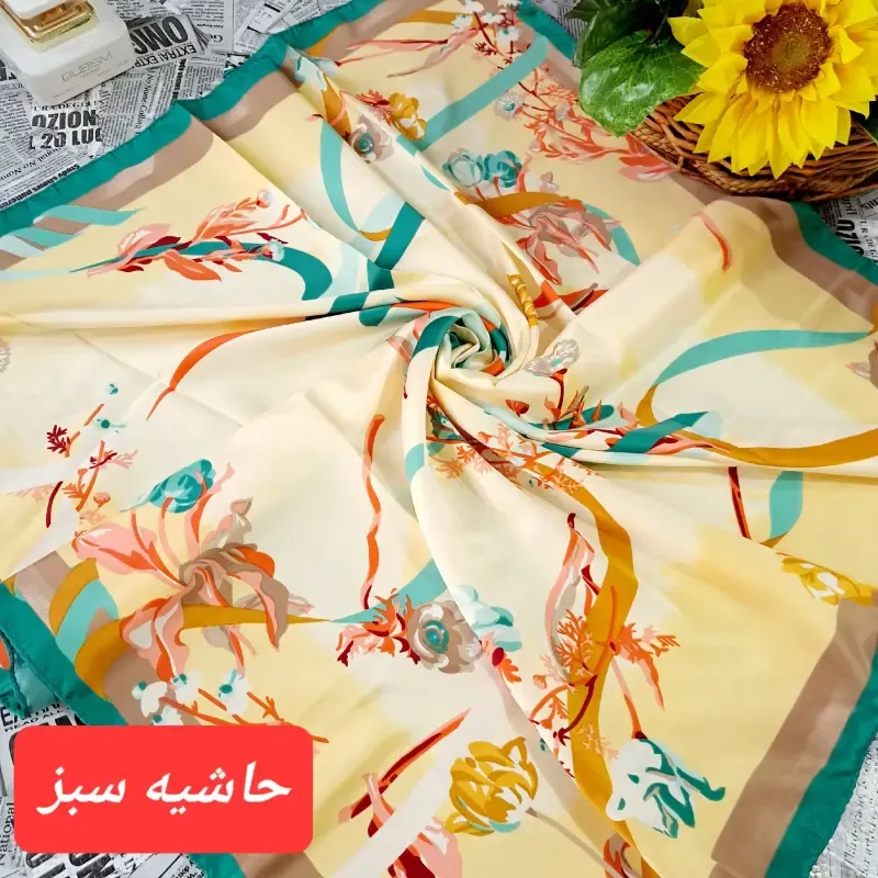 مینی اسکارف ابریشم طرح گل و روبان ابعاد 76 در 76 رنگبندی - تصویر 2