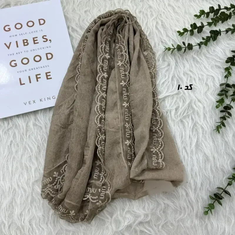 شال حریر سنگشور مزونی طرح Miu Miu ابعاد 180 در 69 سانتیمتر - تصویر 12