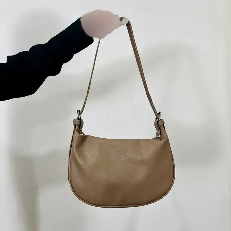 کیف رودوشی شل زنانه جنس چرم مصنوعی دارای بند بلند دستی و دوشی ابعاد 20 در 30 سانت - تصویر 3