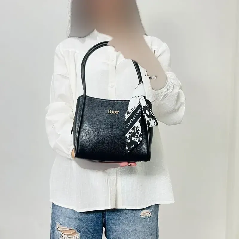 کیف چرم زنانه طرح دیور دستی و دوشی - تصویر 6