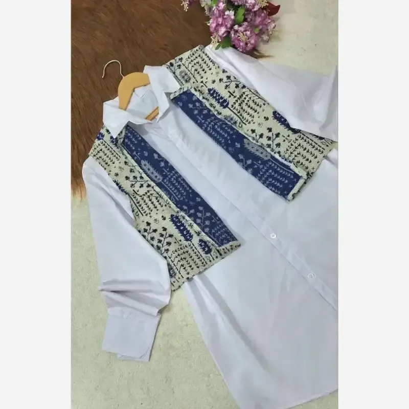 جلیقه زنانه فرحناز جنس گلیمی گرم بالا فری سایز رنگ قرمز و آبی - تصویر 2