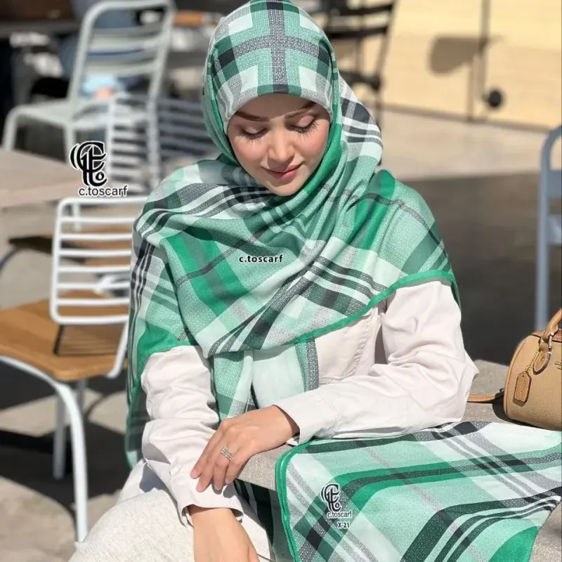 روسری نخی کاستوم طرح مونا چهارخونه قواره بزرگ 140 سانتیمتر دور چرخ دوز - تصویر 11