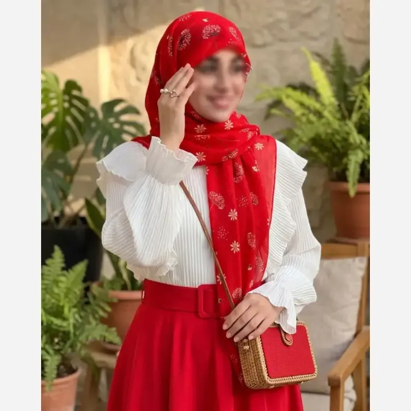 روسری نخی کاستوم طرح قاصدک قواره 110 قرمز شاد - تصویر 5